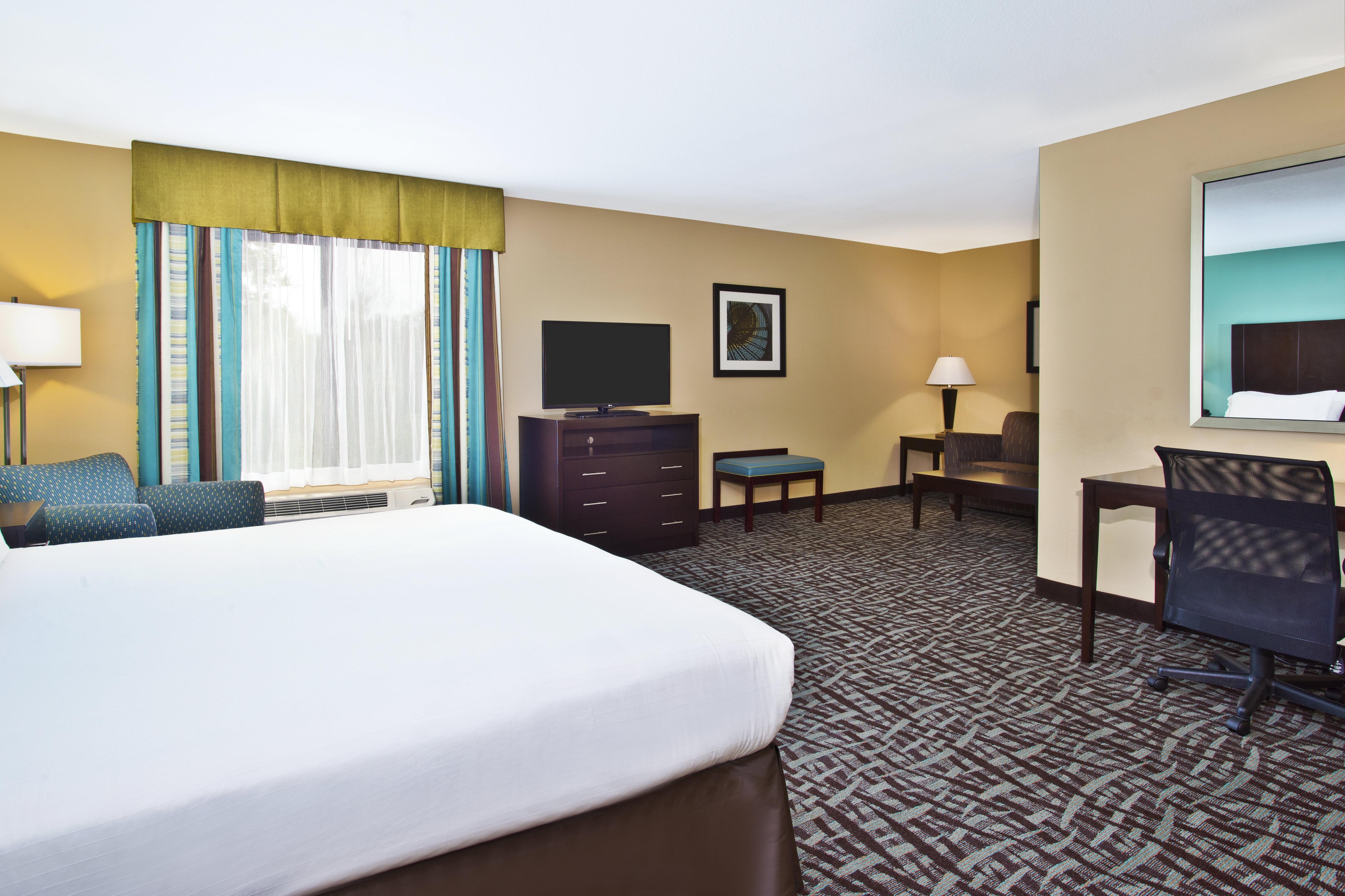 Holiday Inn Express Hastings By Ihg Exterior photo