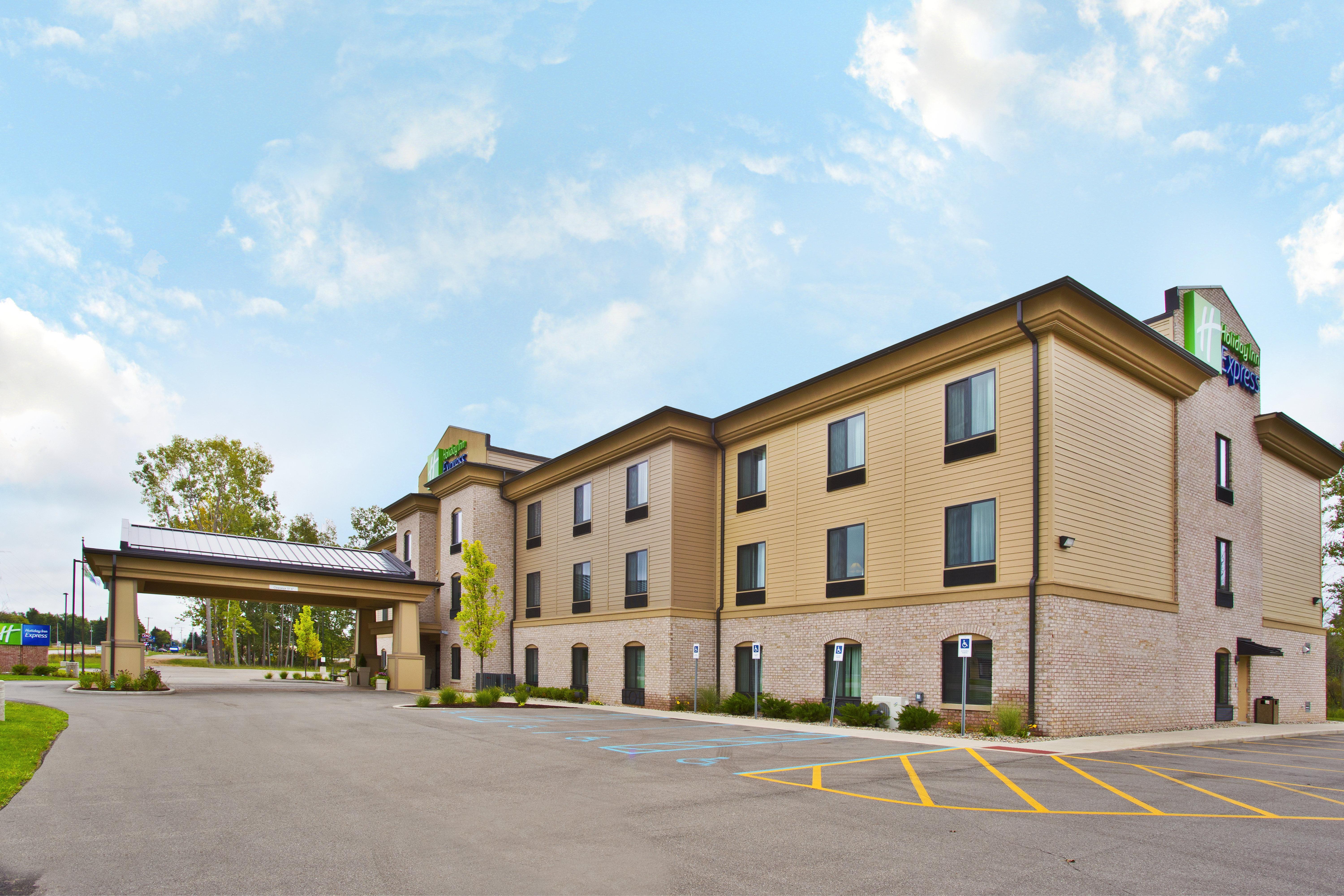 Holiday Inn Express Hastings By Ihg Exterior photo