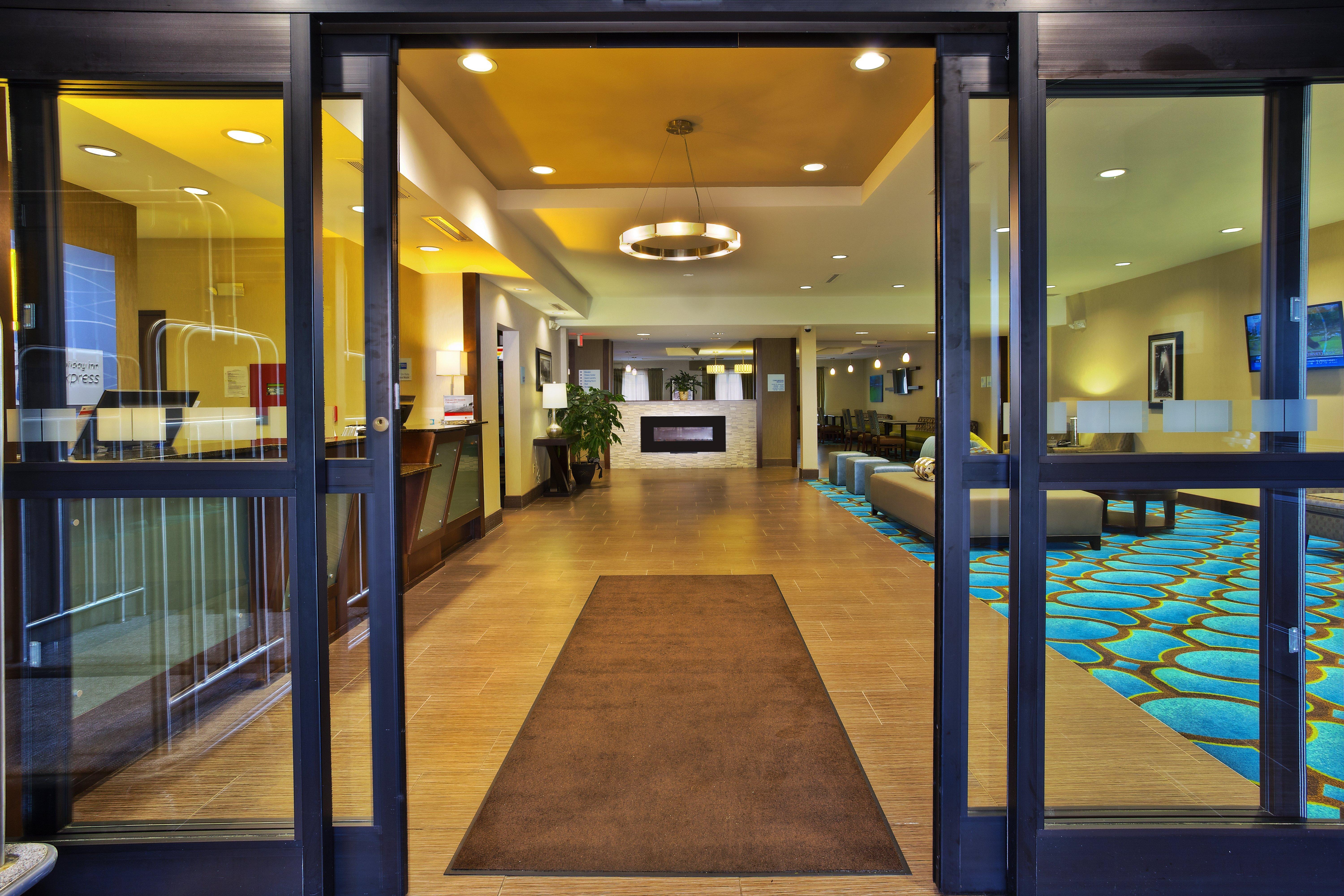 Holiday Inn Express Hastings By Ihg Exterior photo