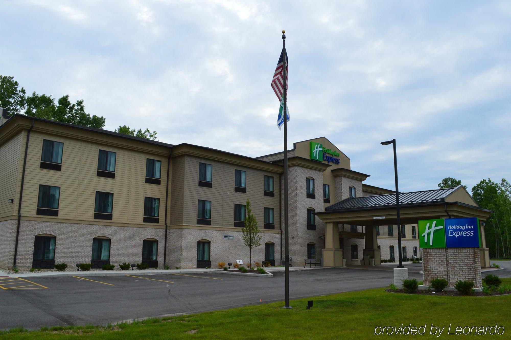 Holiday Inn Express Hastings By Ihg Exterior photo