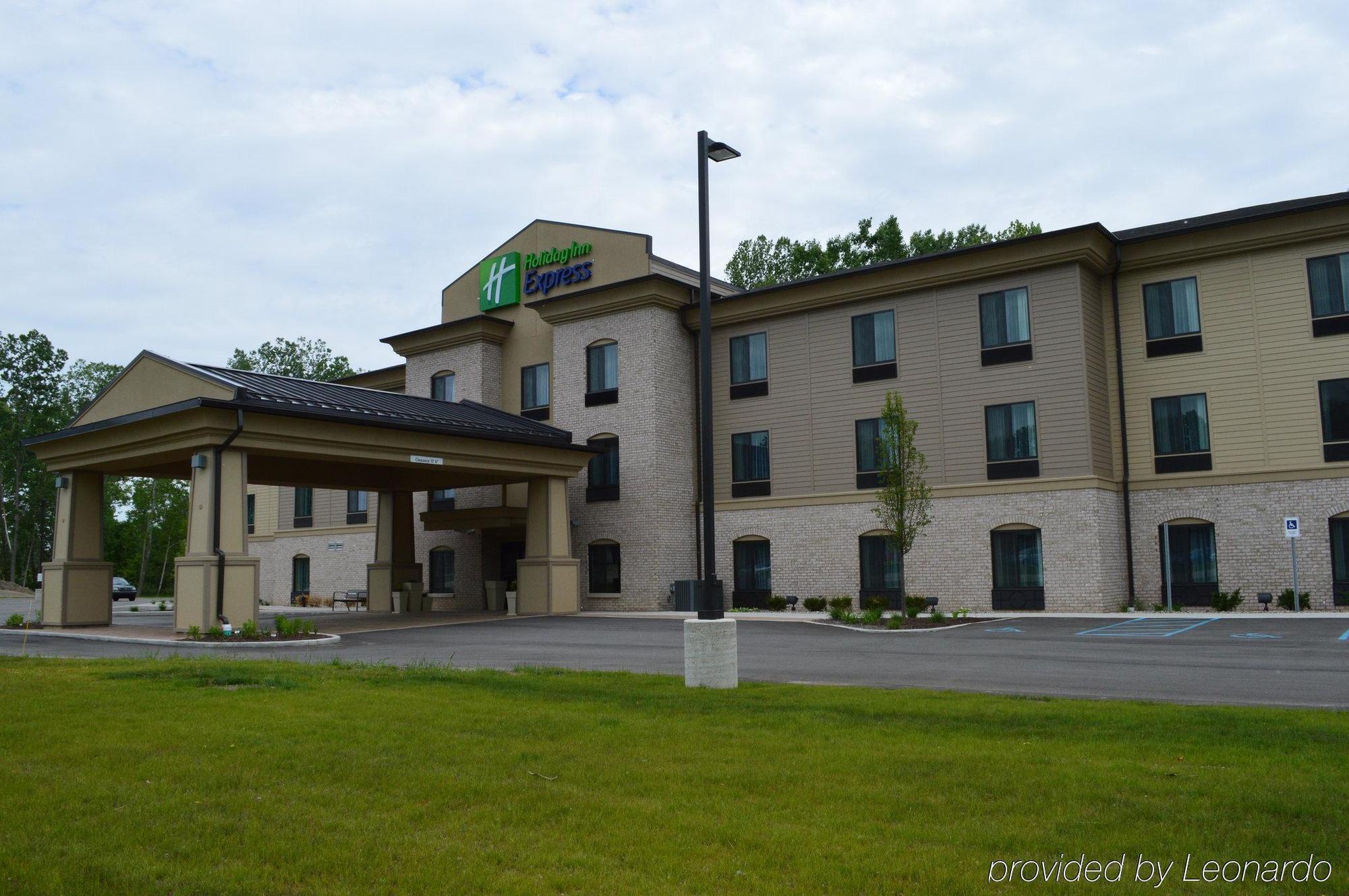 Holiday Inn Express Hastings By Ihg Exterior photo