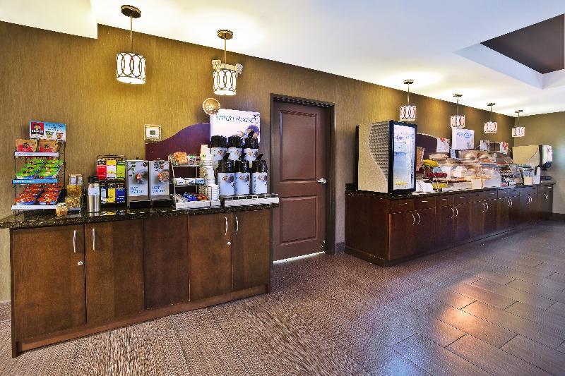 Holiday Inn Express Hastings By Ihg Exterior photo